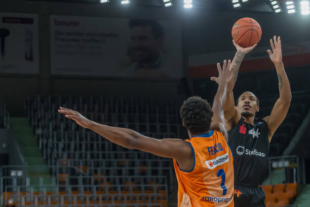 前面对采访 前面对采访