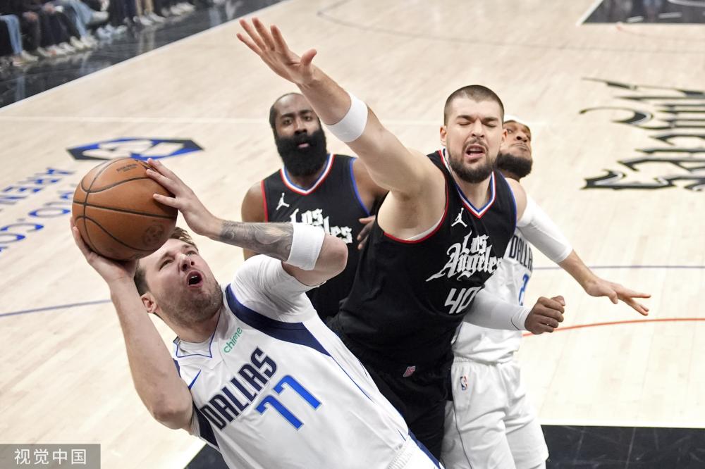 新球员的正 新球员的正