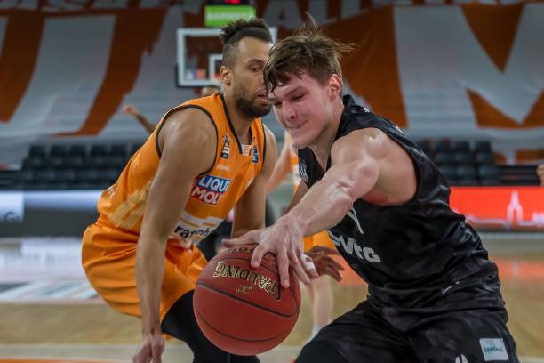 英超与欧冠 英超与欧冠